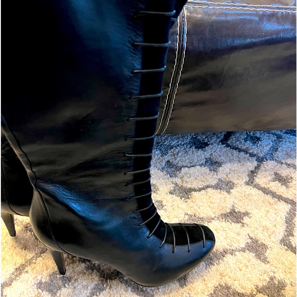 Beautiful Tall Leather Cole Hahns!